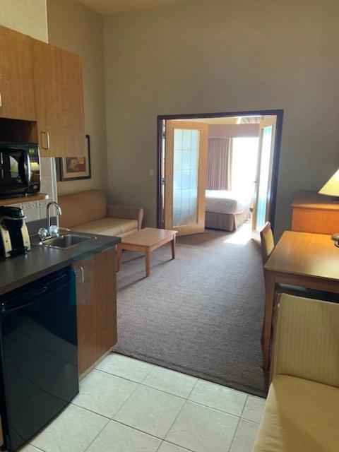 Clarion Pointe Hotel Rimbey Eksteriør billede