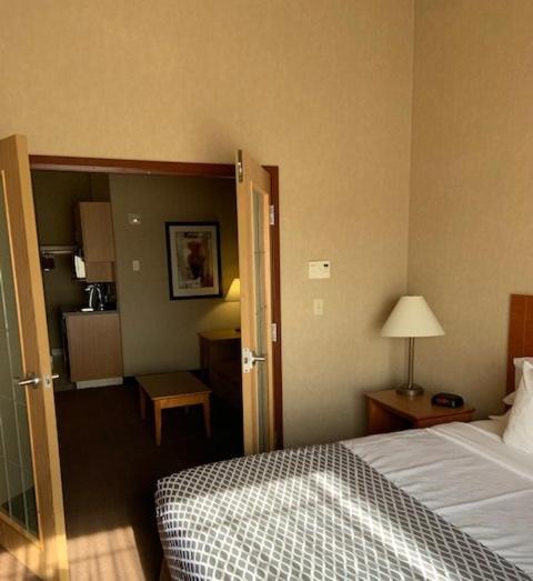 Clarion Pointe Hotel Rimbey Eksteriør billede