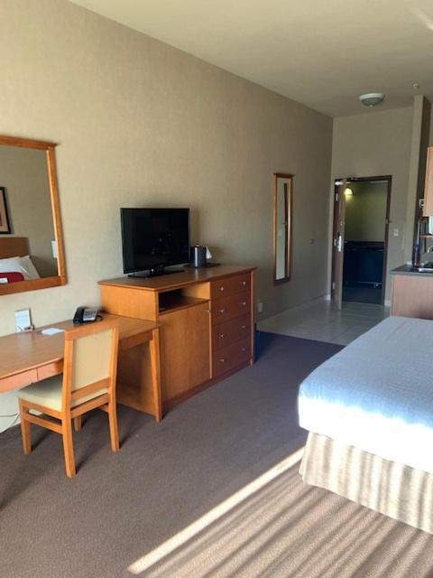 Clarion Pointe Hotel Rimbey Eksteriør billede
