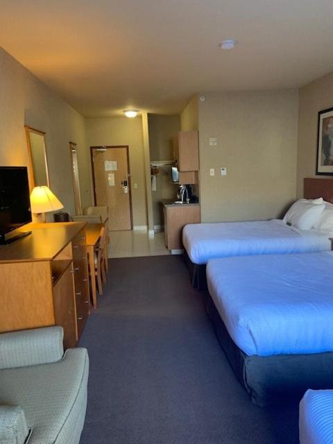 Clarion Pointe Hotel Rimbey Eksteriør billede
