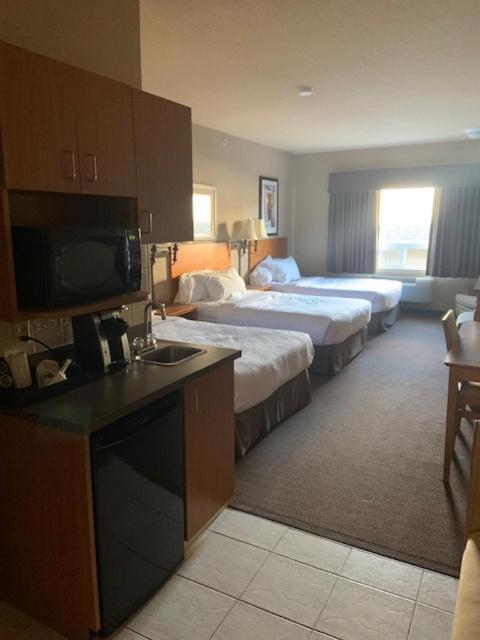 Clarion Pointe Hotel Rimbey Eksteriør billede
