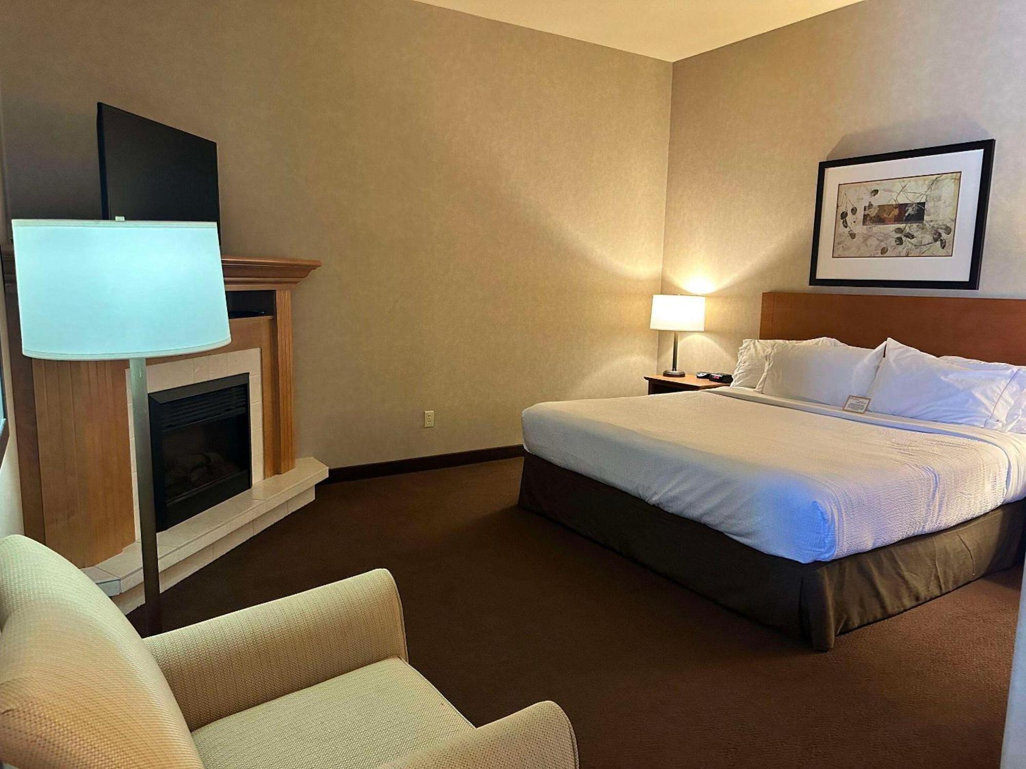 Clarion Pointe Hotel Rimbey Eksteriør billede
