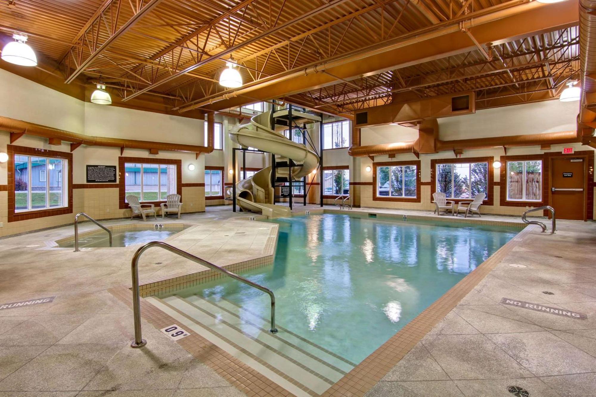 Clarion Pointe Hotel Rimbey Eksteriør billede