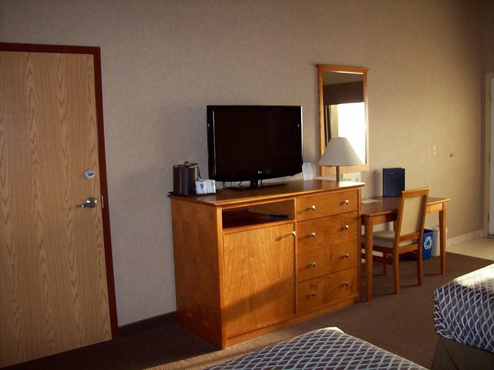 Clarion Pointe Hotel Rimbey Eksteriør billede