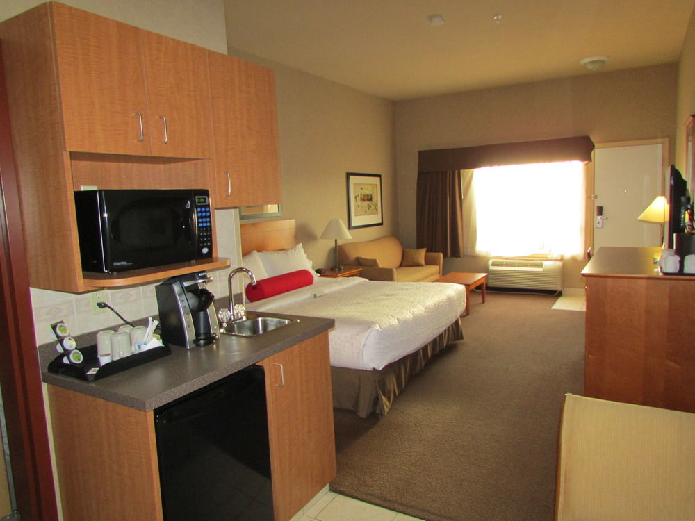 Clarion Pointe Hotel Rimbey Eksteriør billede