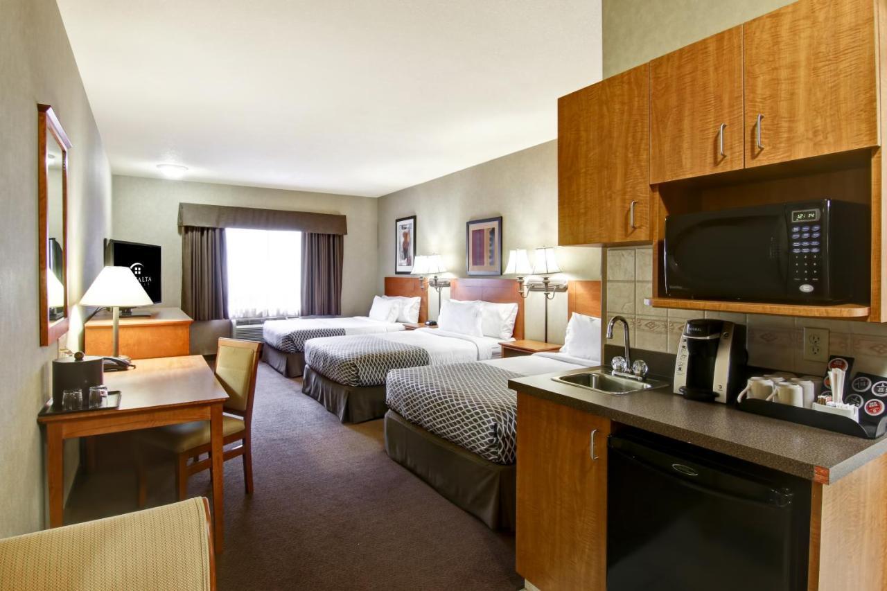 Clarion Pointe Hotel Rimbey Eksteriør billede