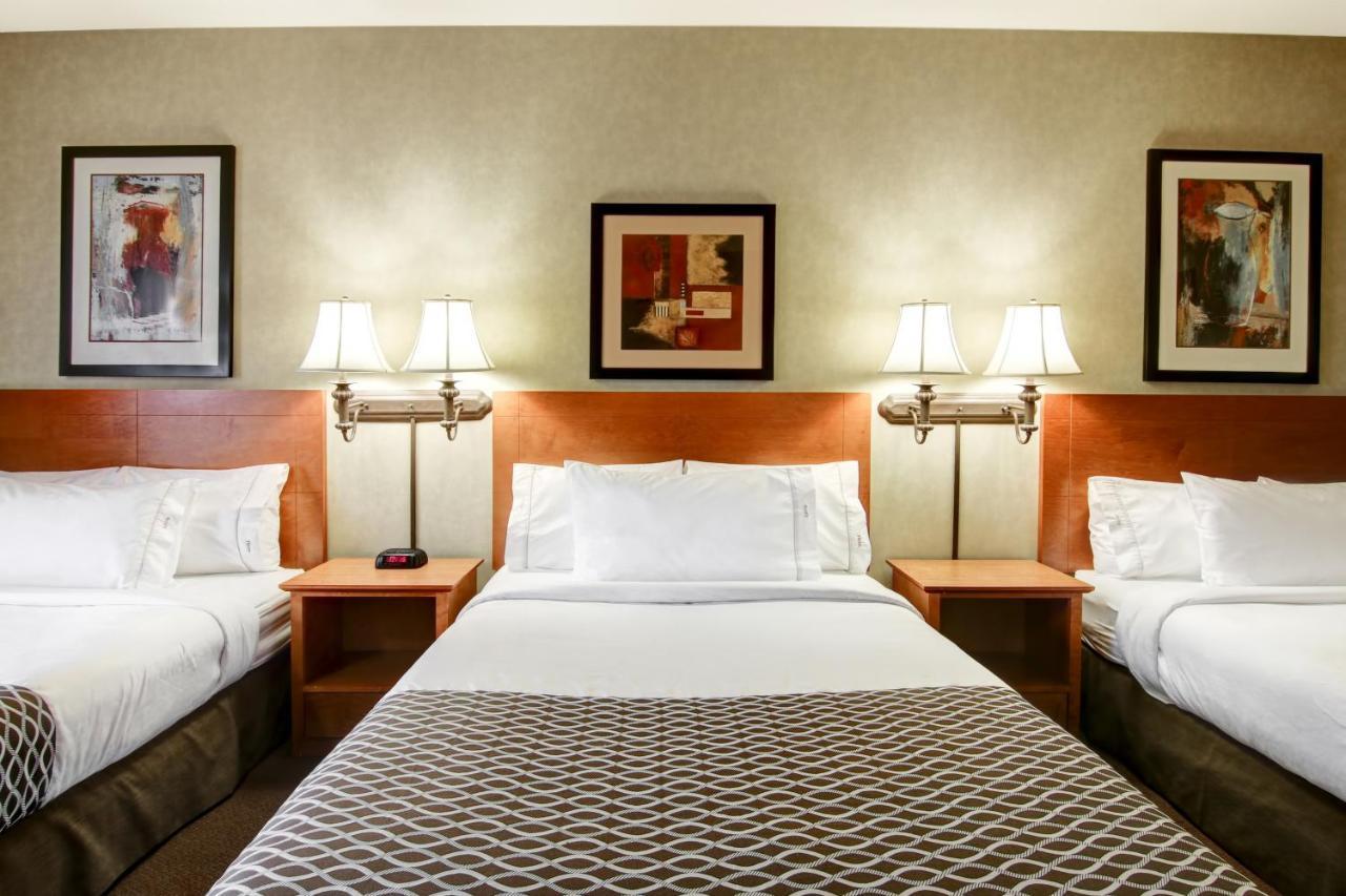 Clarion Pointe Hotel Rimbey Eksteriør billede
