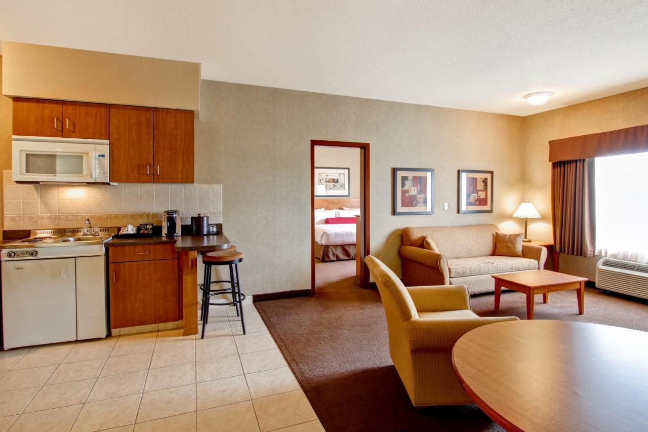 Clarion Pointe Hotel Rimbey Eksteriør billede