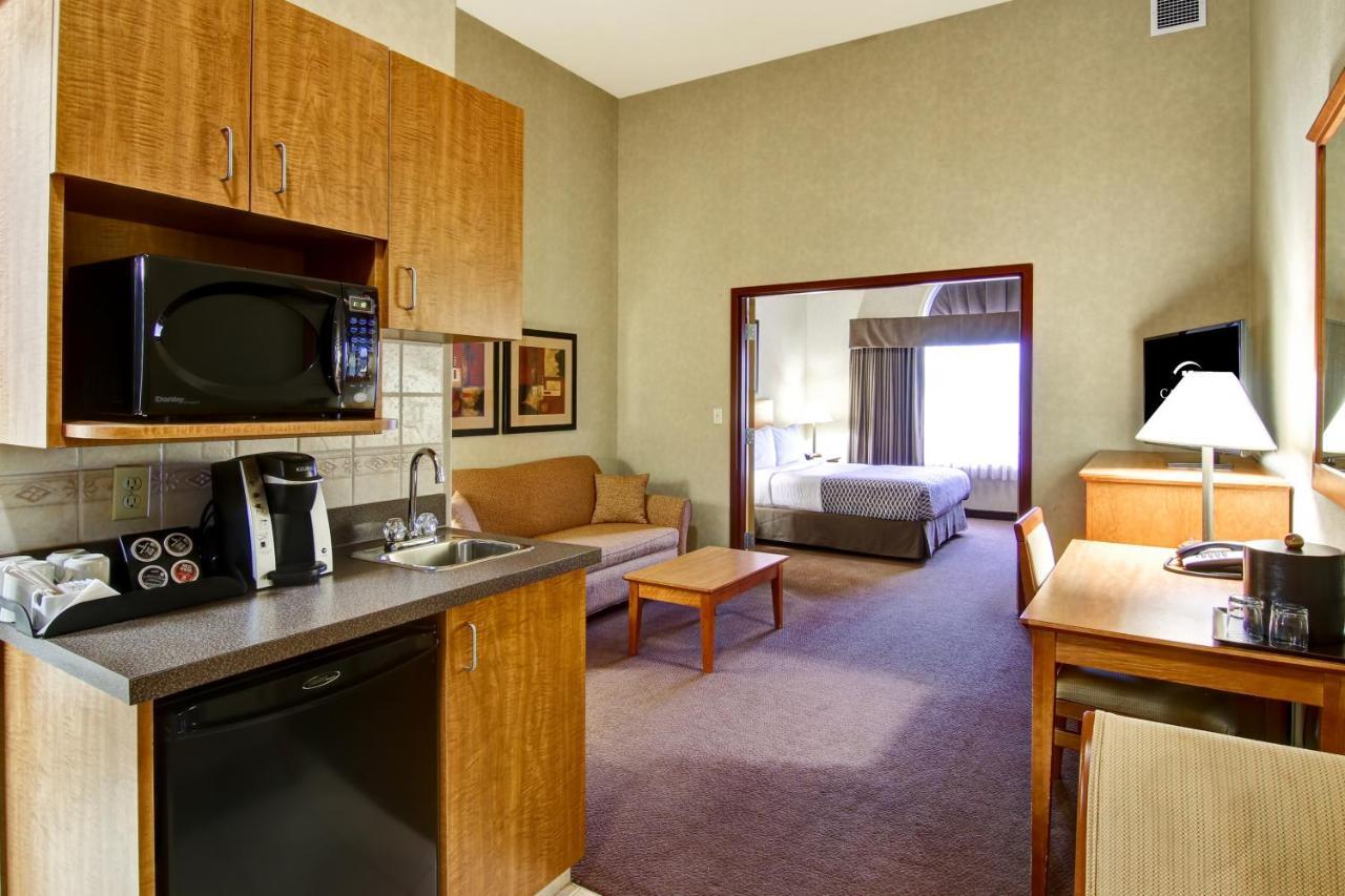 Clarion Pointe Hotel Rimbey Eksteriør billede